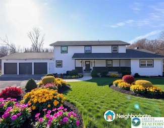 1301 Bunny Ln, Brodheadsville, PA 18322