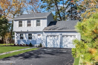 132 Holly Ct, Little Egg Harbor Township, NJ 08087