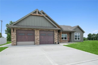 1201 Weston Ln, Cameron, MO 64429