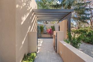 915 Old Santa fe Trail, Santa Fe, NM 87505