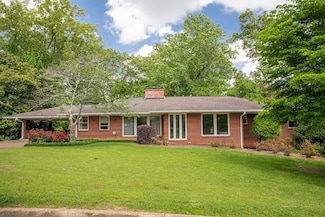 8 N Lynncrest Dr, Chattanooga, TN 37411