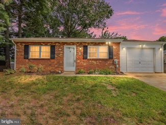 5 Topaz Dr, Newark, DE 19702