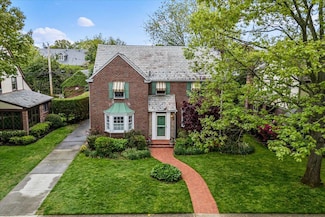 141 Tullamore Rd, Garden City, NY 11530