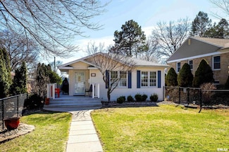 223 Custer Terrace, Bettendorf, IA 52722