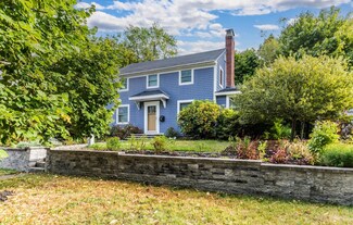 190 Hillside Dr, Portsmouth, NH 03801