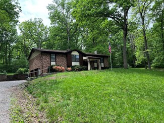 4460 Hickory Ln, Hillsboro, MO 63050