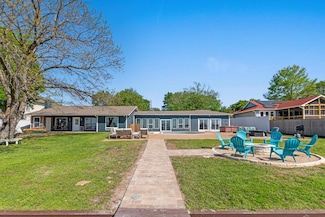 405 Admiral Dr, Gun Barrel City, TX 75156