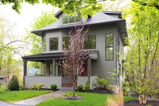 15 Woodcliff Rd, Newton Highlands, MA 02461