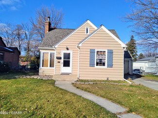 734 Groveland Ave, Crookston, MN 56716