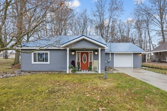 10833 1st St, Stanwood, MI 49346