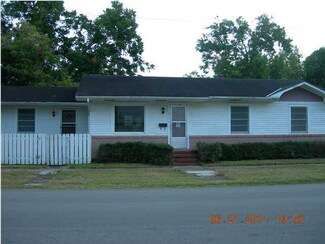 301 E 4th St, Kaplan, LA 70548