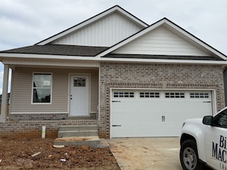 240 Cardinal Creek Dr, Clarksville, TN 37040
