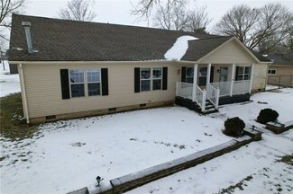 206 W Clark, Sidell, IL 61876