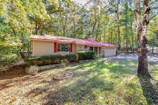 1133 Dave Creek Pkwy, Fairfield Bay, AR 72088