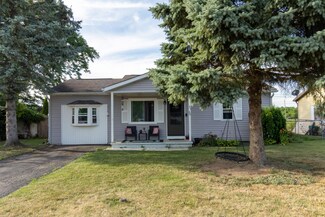 956 Kirkwood Dr, West Jefferson, OH 43162