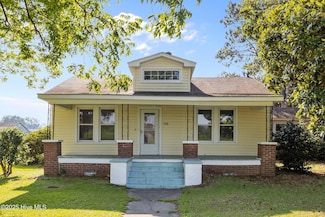 150 Sam T Lewis Ln, Walstonburg, NC 27888
