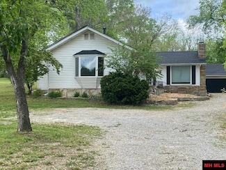 713 N Panther Ave, Yellville, AR 72687