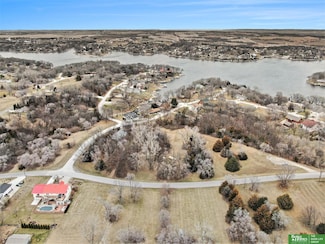 2102 Beaver Lake Blvd, Plattsmouth, NE 68048