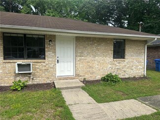 1304 Linden Ave Unit B, Chesapeake, VA 23325