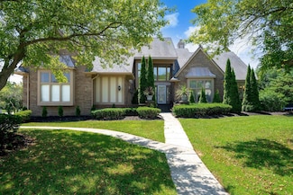 6460 Charles Dr, West Bloomfield, MI 48322