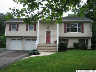 33 Eliot Rd, Manalapan, NJ 07726