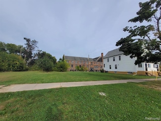 1030 Helen St, Detroit, MI 48207