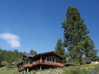 17 Umbrella, Winthrop, WA 98862