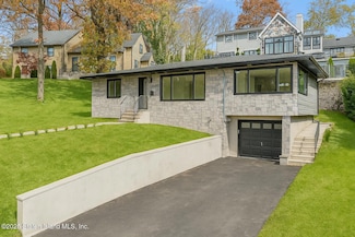 113 Longview Rd, Staten Island, NY 10304