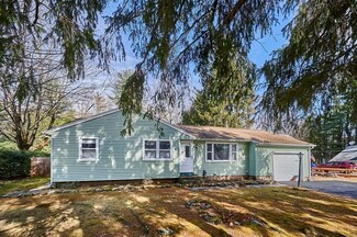 17 Plain St, Easthampton, MA 01027