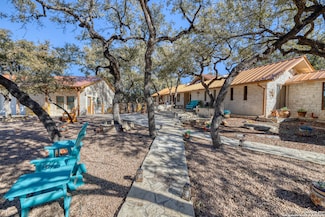 93 N Saddle Mountain Rd, Leakey, TX 78873