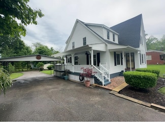 605 Neely St, Bolivar, TN 38008