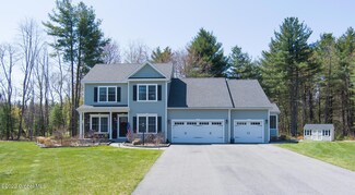 5 Aysimac Ct, Ballston Lake, NY 12019