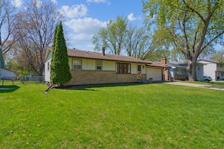 7801 45 1 2 Ave N, Minneapolis, MN 55428