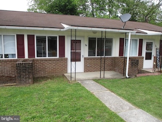 1 Fleming Dr Unit B, Hancock, MD 21750