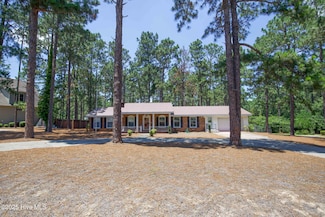 187 Skyline Manor Rd, Southern Pines, NC 28387