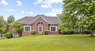 12 Oak Tree Ln, Louisville, KY 40245