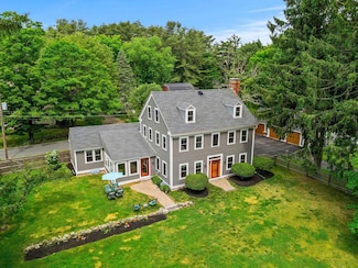 27 East St, Topsfield, MA 01983