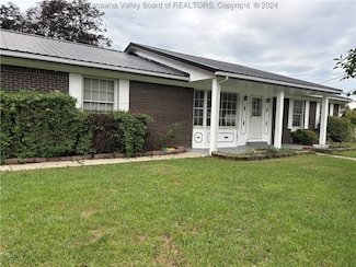171 Shawnee Estates, Winfield, WV 25213