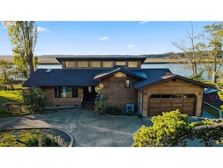 57555 Parkersburg Rd, Bandon, OR 97411