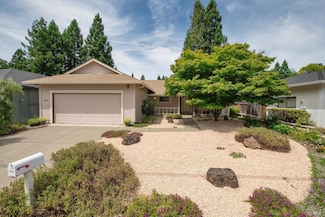 18498 Happy Ln, Sonoma, CA 95476