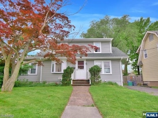 35 3rd Ave, Little Falls, NJ 07424