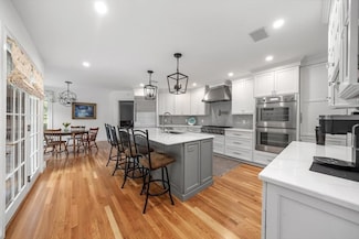 3 Rosewood Ln, Hingham, MA 02043