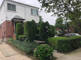 67-59 197th St, Flushing, NY 11365