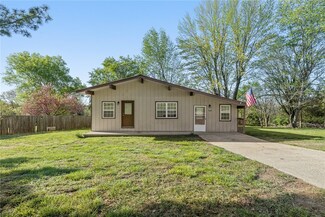 7640 Rally Hill Rd, Harrison, AR 72601