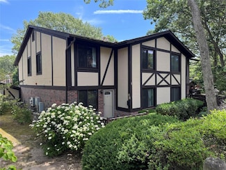 48 Birchwood Dr, Port Jefferson Station, NY 11776