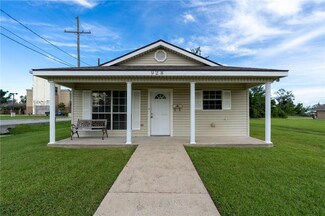 928 Sampson St, Westlake, LA 70669