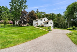 6 Lancaster Place, Andover, MA 01810