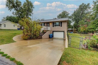 205 Ridgeway St, Excelsior Springs, MO 64024