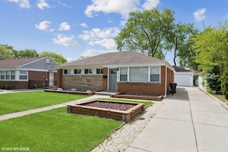 7011 Beckwith Rd, Morton Grove, IL 60053