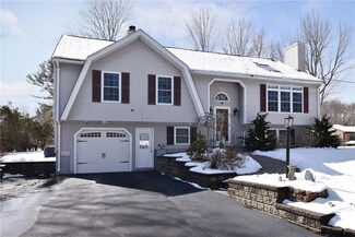 177 Sayles Hill Rd, North Smithfield, RI 02896